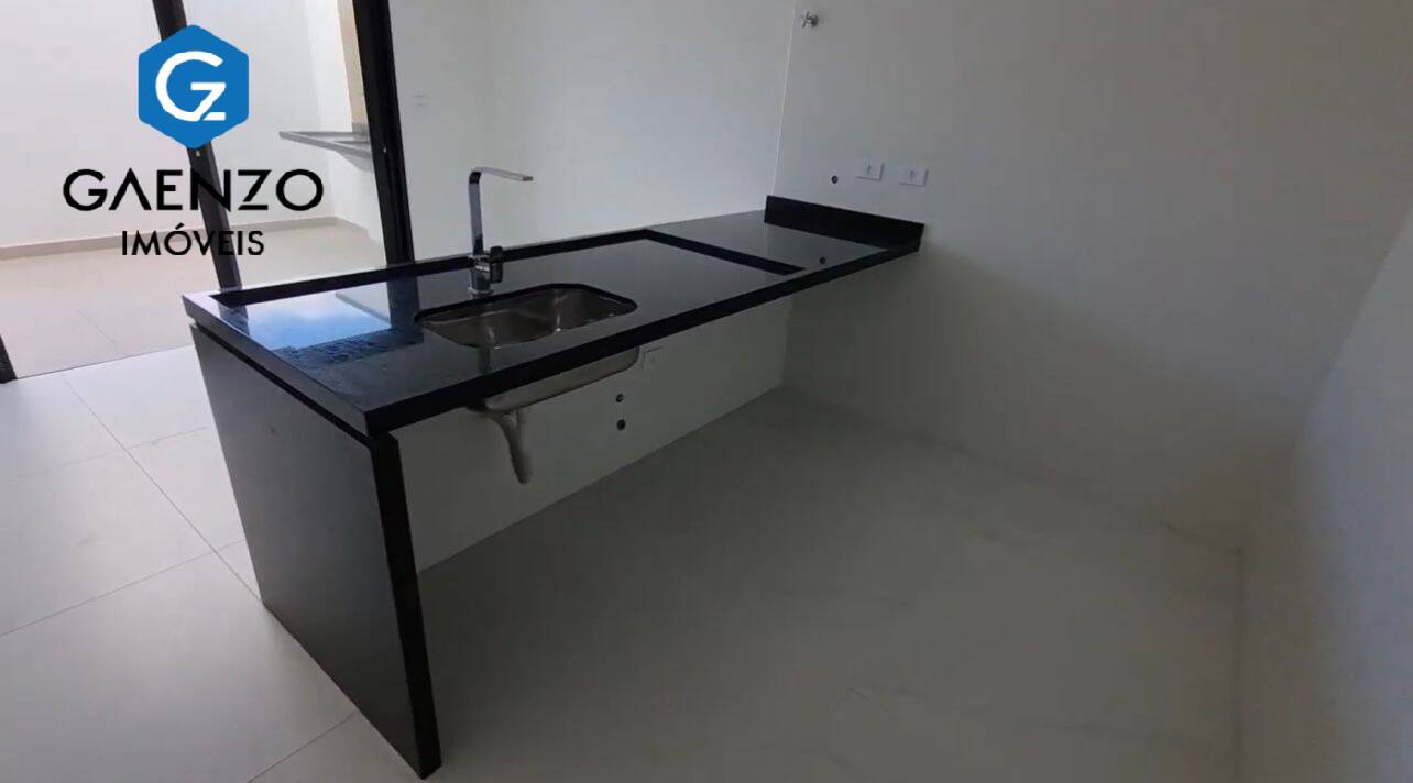 Casa à venda com 3 quartos, 100m² - Foto 5