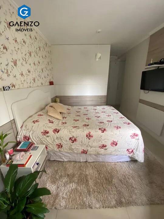 Apartamento à venda com 4 quartos, 198m² - Foto 5