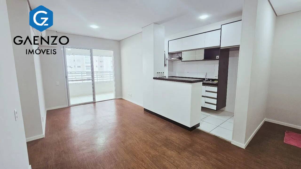 Apartamento à venda com 3 quartos, 81m² - Foto 1