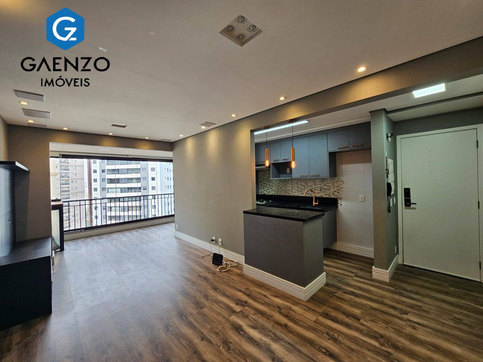 Apartamento à venda com 2 quartos, 81m² - Foto 2