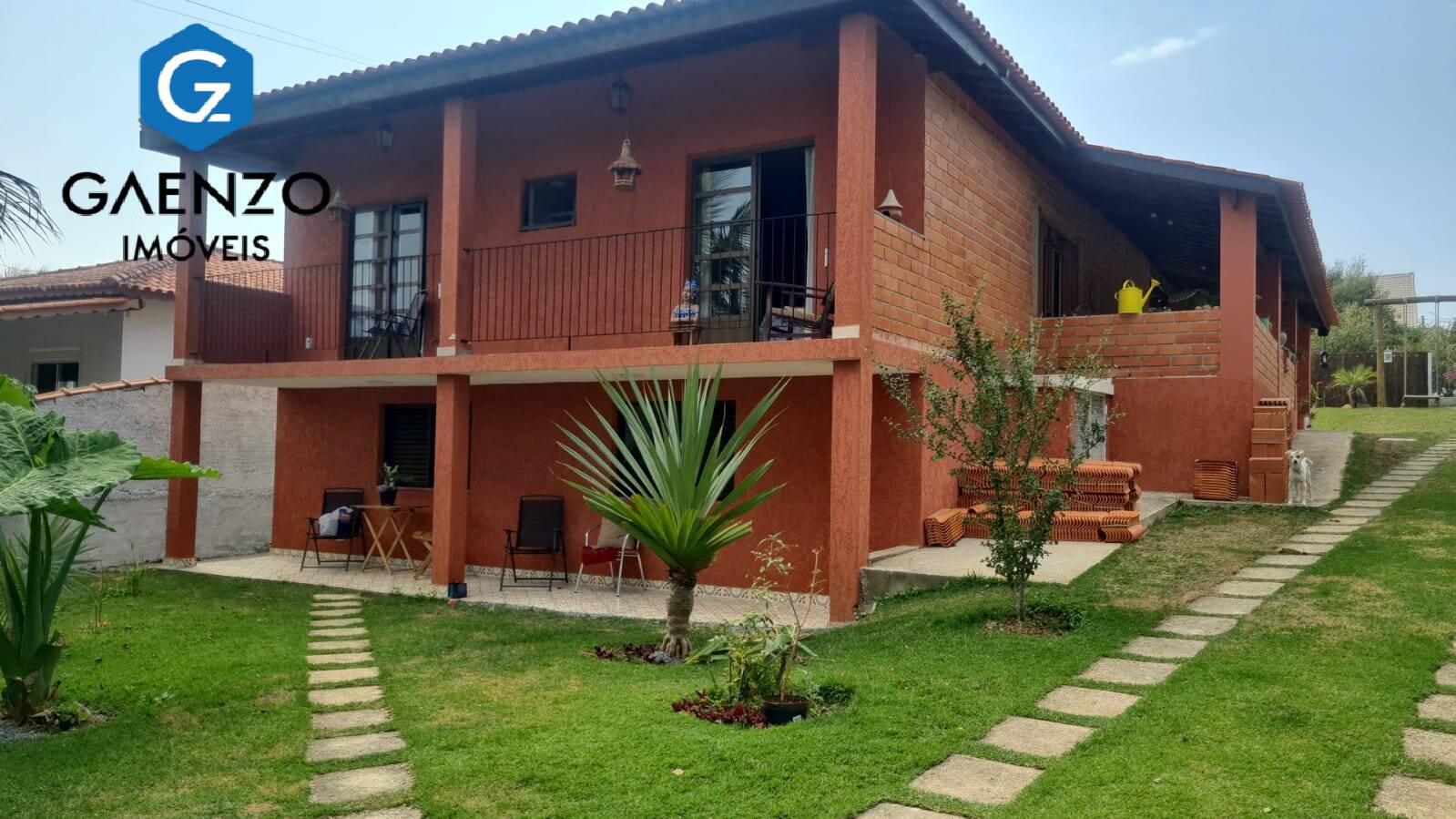 Casa à venda com 3 quartos, 1200m² - Foto 1