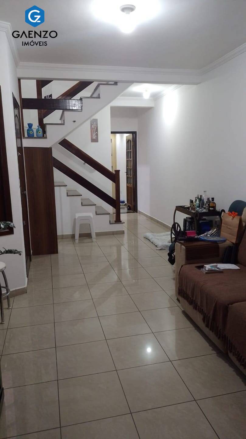 Sobrado à venda com 3 quartos, 329m² - Foto 2