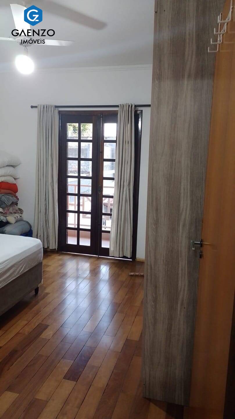 Sobrado à venda com 3 quartos, 329m² - Foto 10