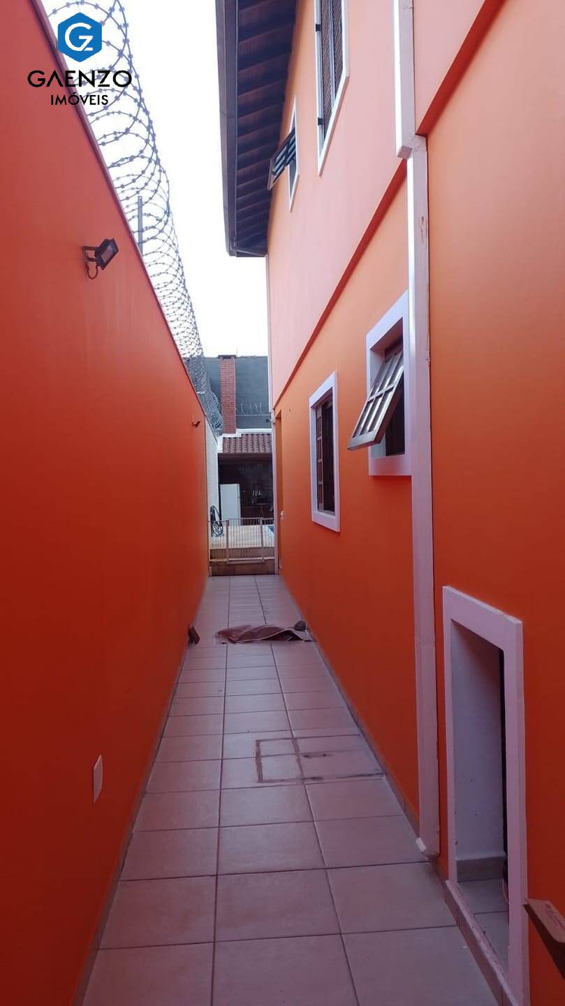 Sobrado à venda com 3 quartos, 329m² - Foto 11