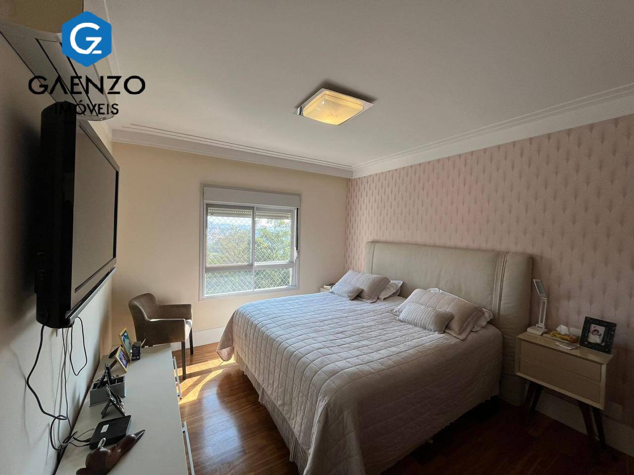 Apartamento à venda com 4 quartos, 227m² - Foto 9