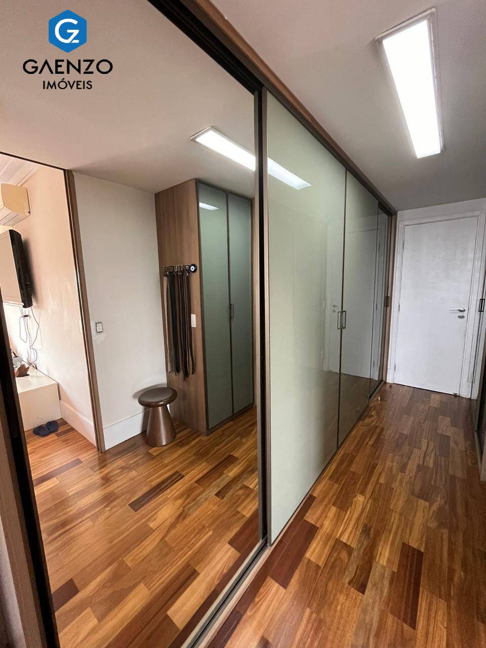 Apartamento à venda com 4 quartos, 227m² - Foto 16