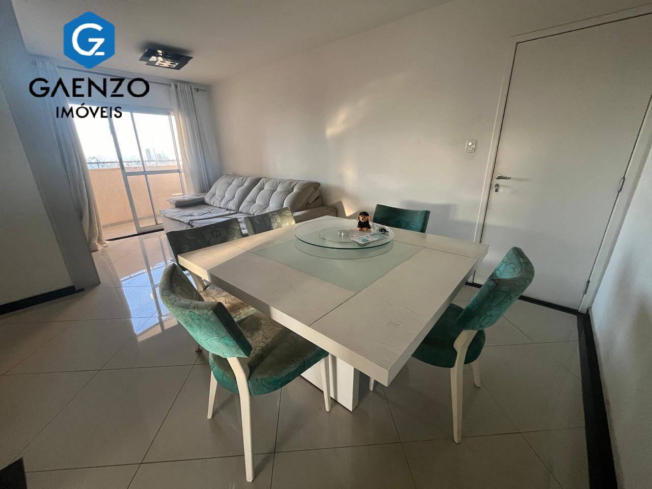 Apartamento à venda com 3 quartos, 75m² - Foto 2