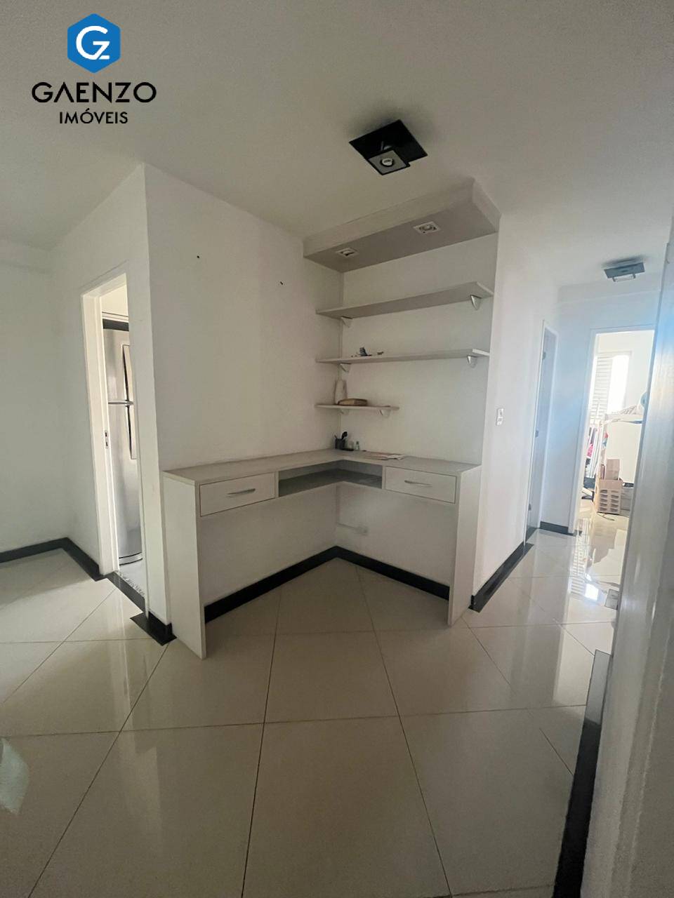 Apartamento à venda com 3 quartos, 75m² - Foto 3