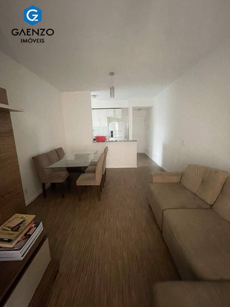 Apartamento à venda com 2 quartos, 75m² - Foto 1