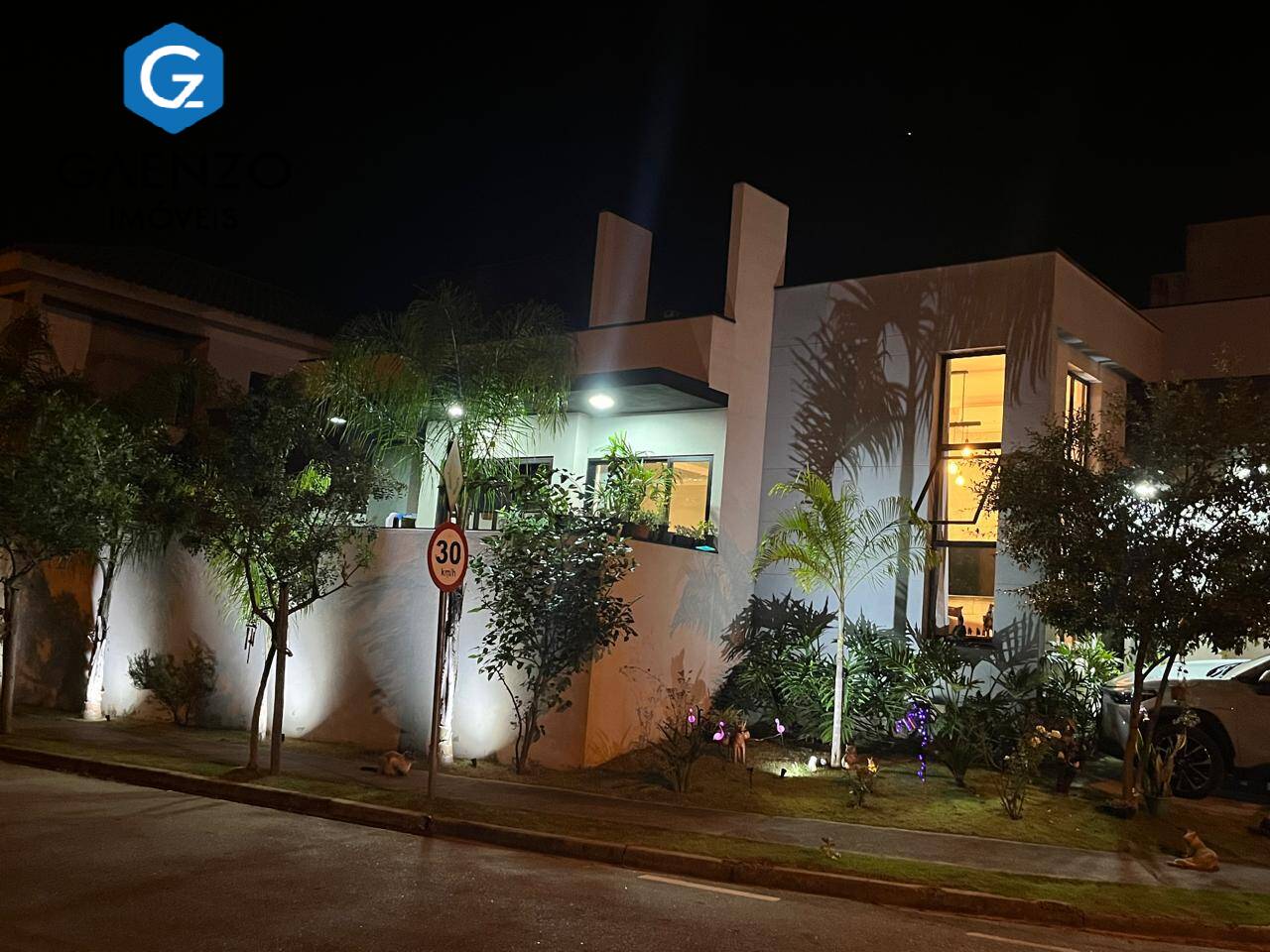 Casa de Condomínio à venda com 3 quartos, 207m² - Foto 1