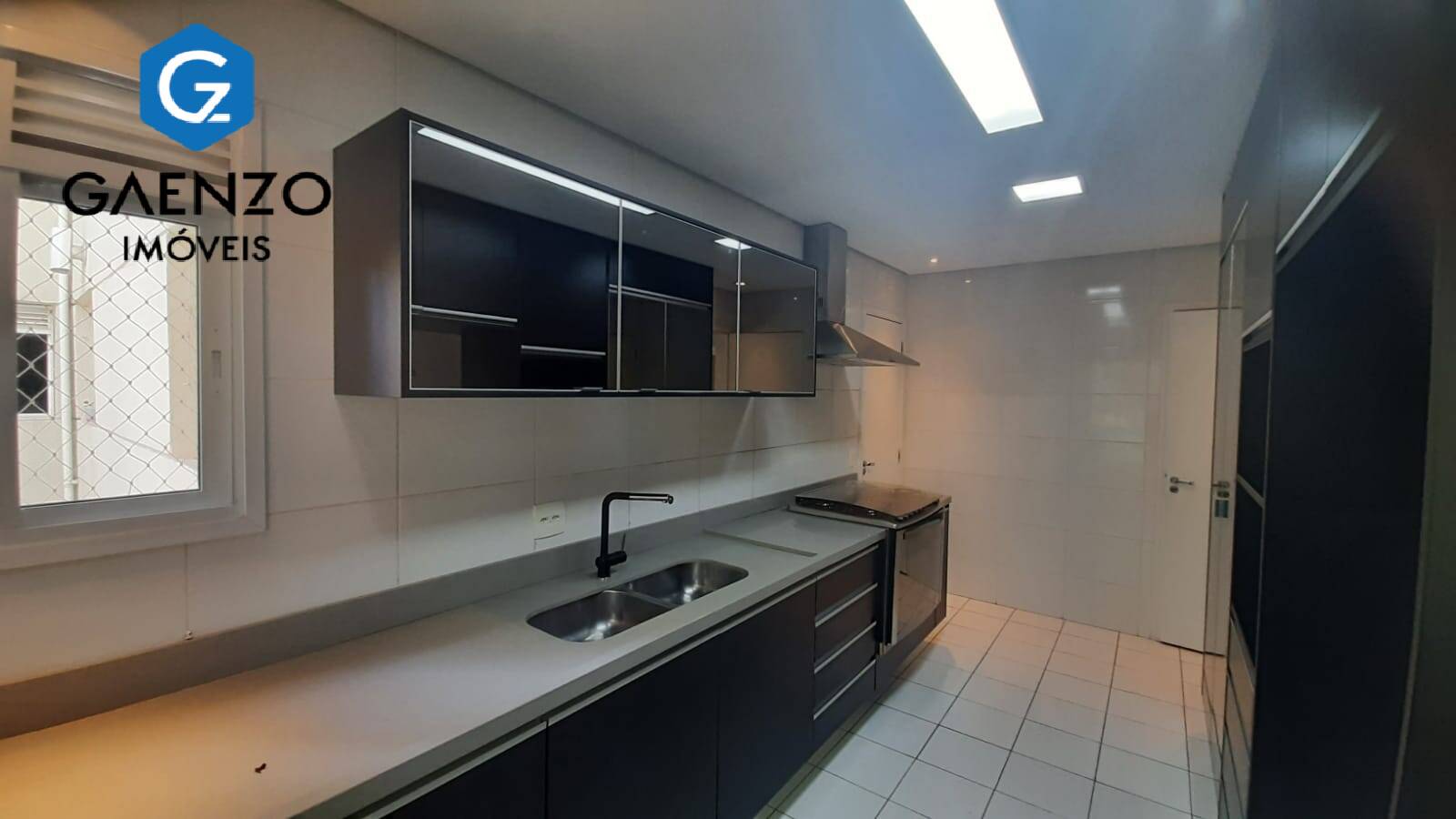 Apartamento à venda com 3 quartos, 202m² - Foto 5