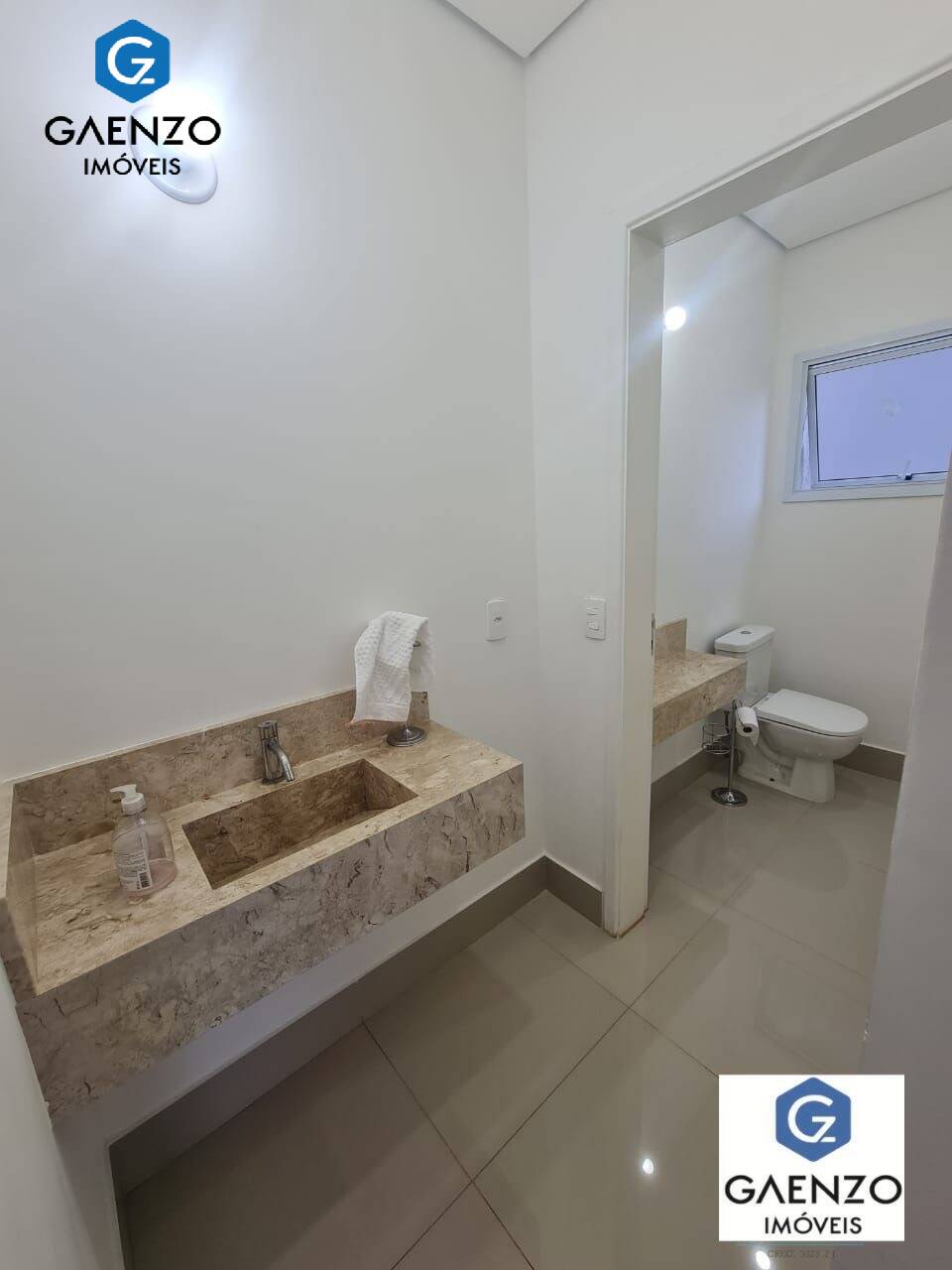 Casa de Condomínio à venda com 3 quartos, 266m² - Foto 4