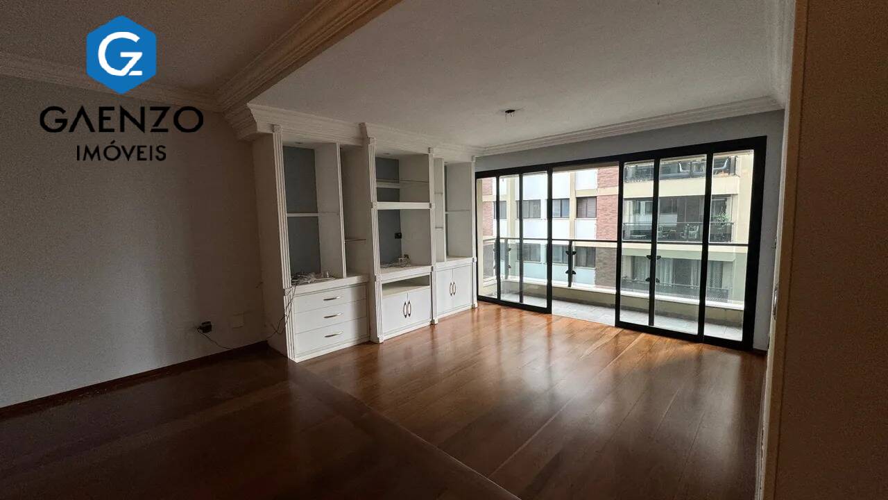 Apartamento para alugar com 3 quartos, 168m² - Foto 1