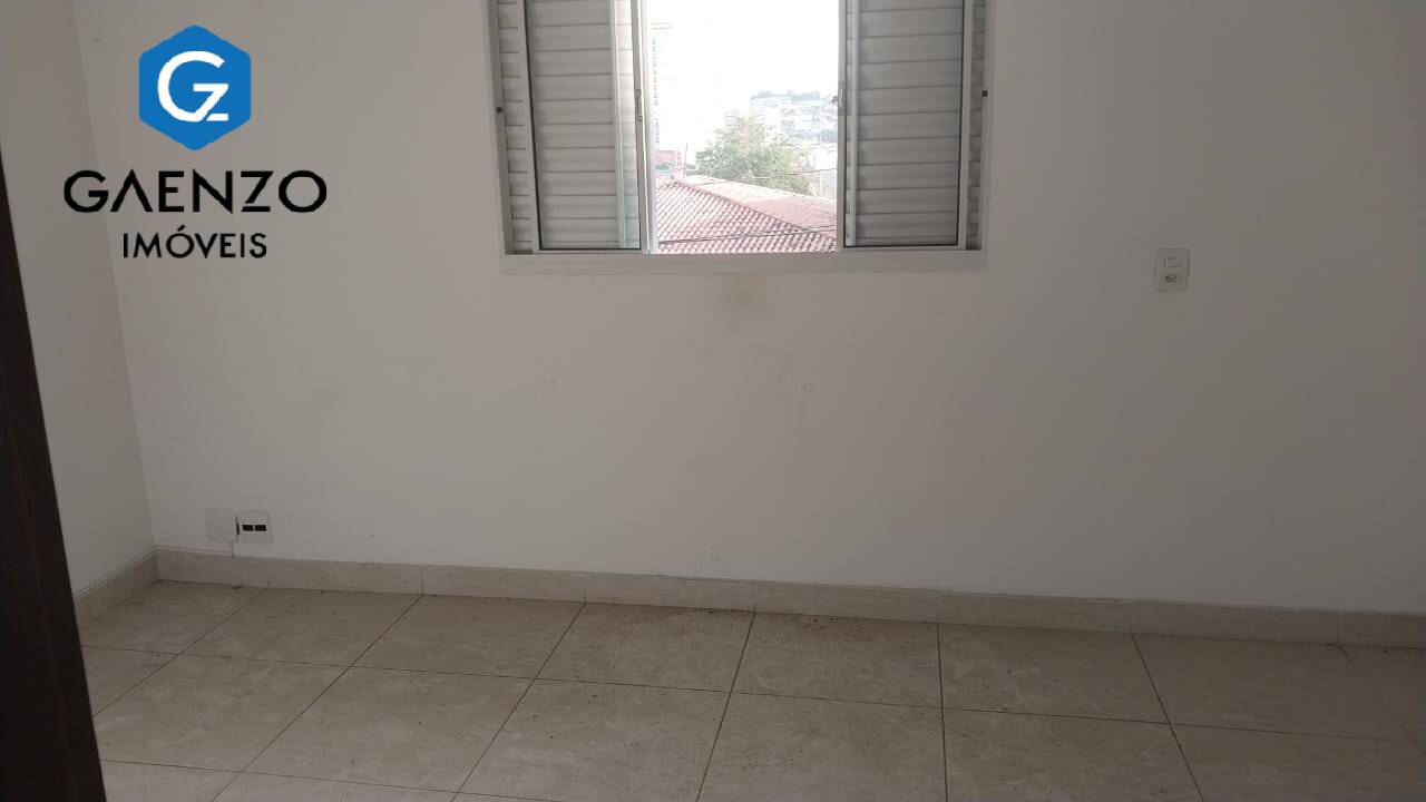 Casa à venda com 3 quartos, 203m² - Foto 2