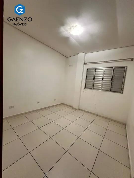 Casa para alugar com 2 quartos, 150m² - Foto 4