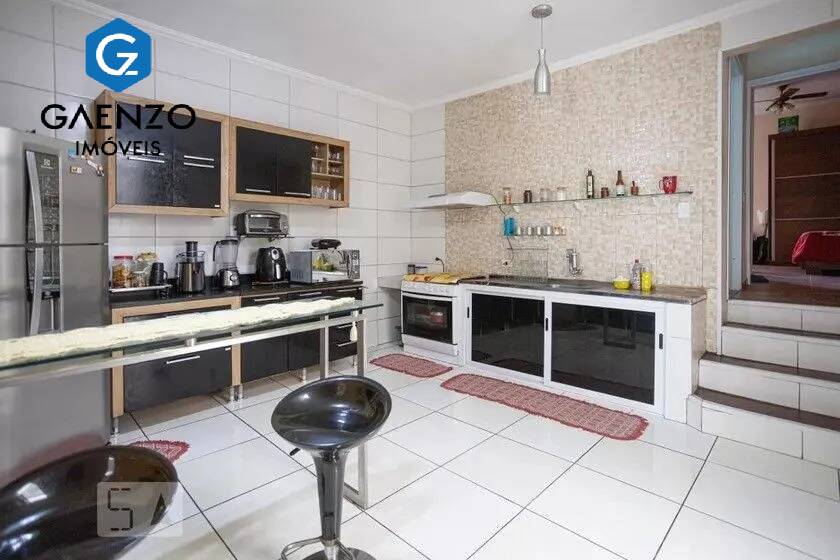 Casa à venda com 4 quartos, 320m² - Foto 2