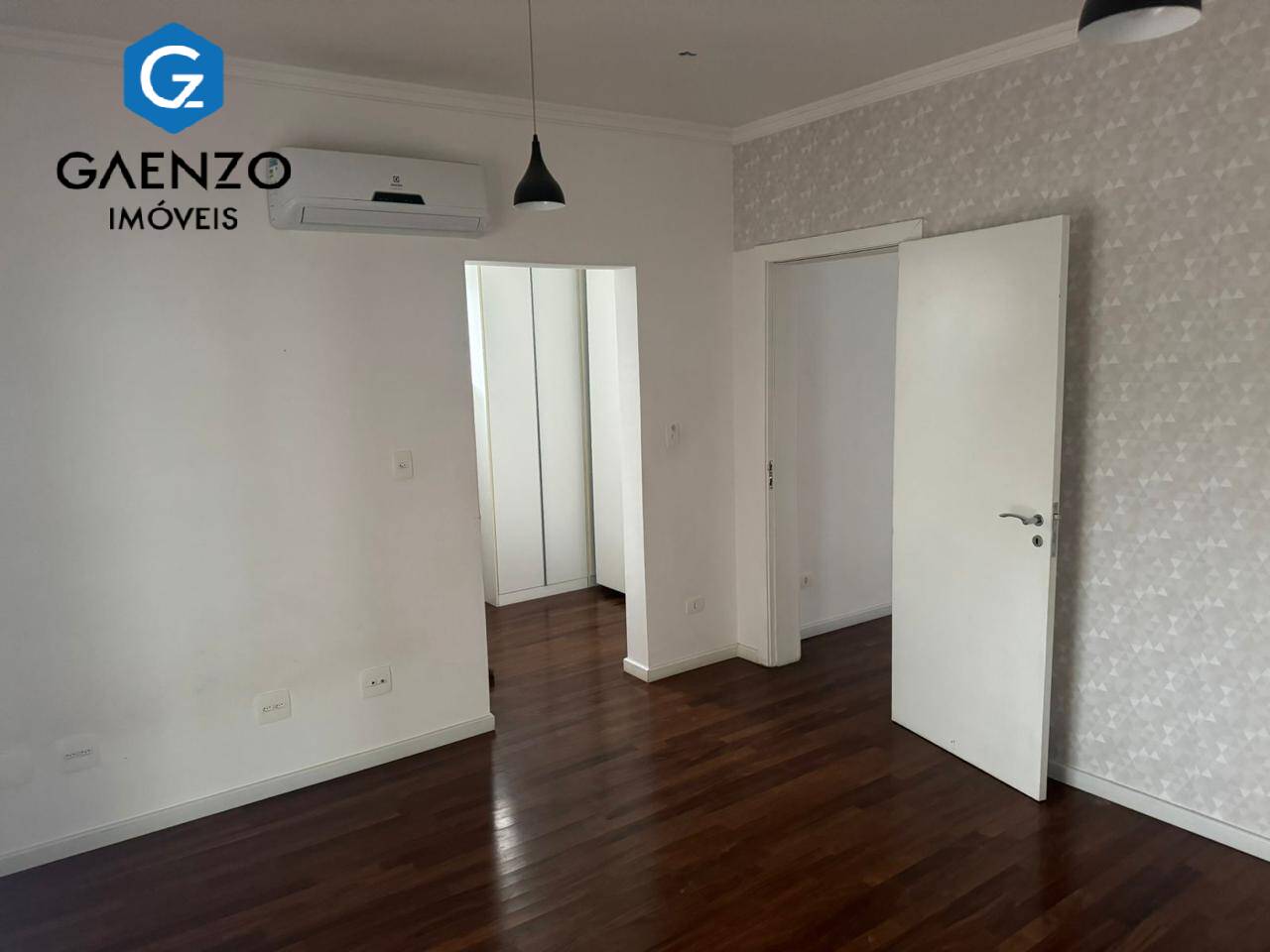 Casa de Condomínio à venda e aluguel com 5 quartos, 440m² - Foto 4