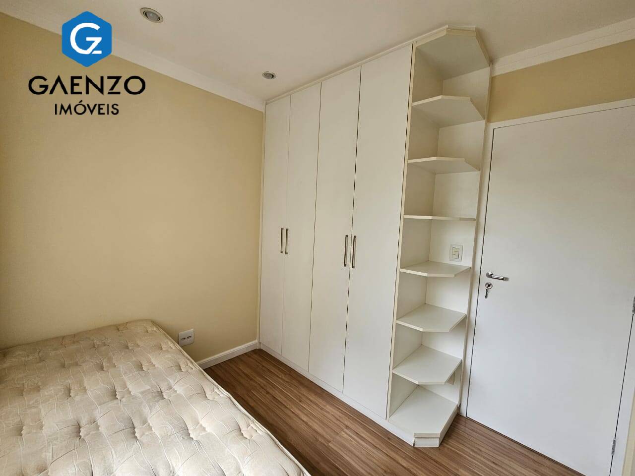 Apartamento à venda com 2 quartos, 76m² - Foto 13