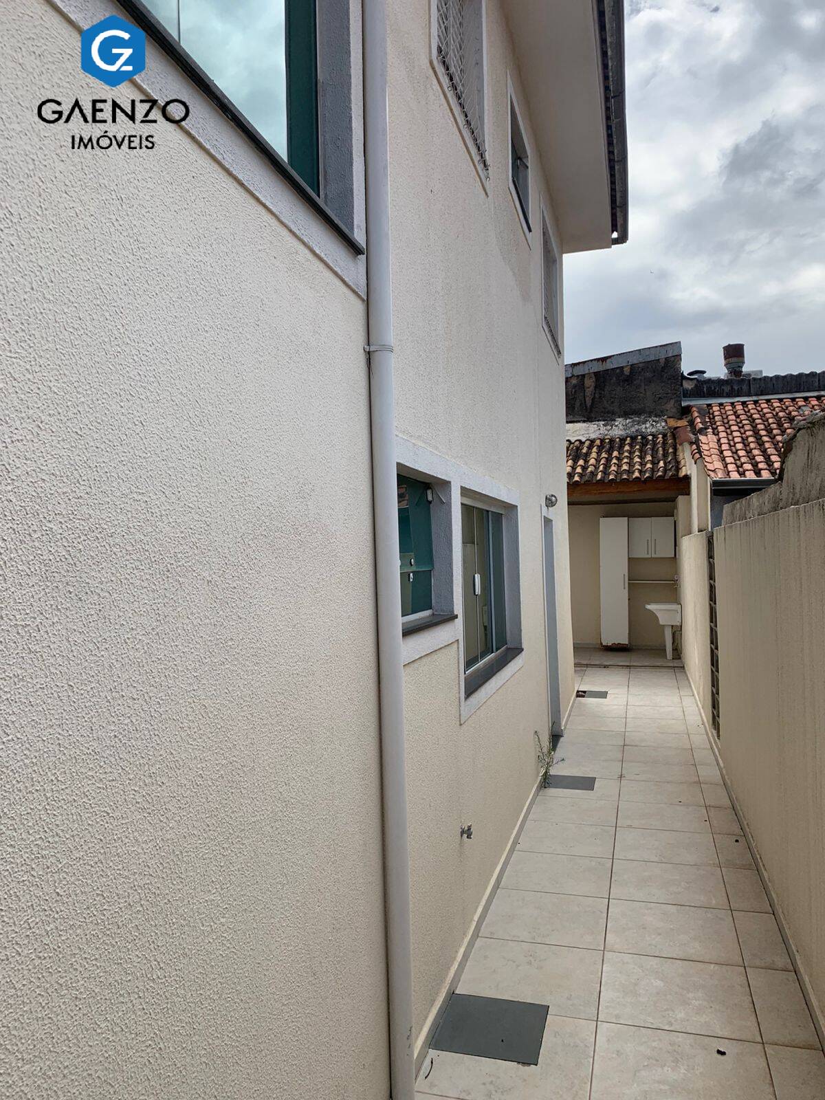 Casa à venda com 3 quartos, 145m² - Foto 2