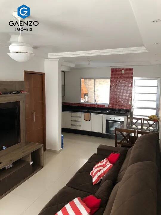 Casa à venda e aluguel com 2 quartos, 56m² - Foto 2