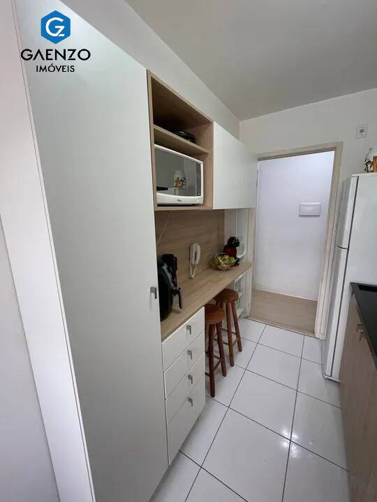 Apartamento à venda com 2 quartos, 62m² - Foto 15