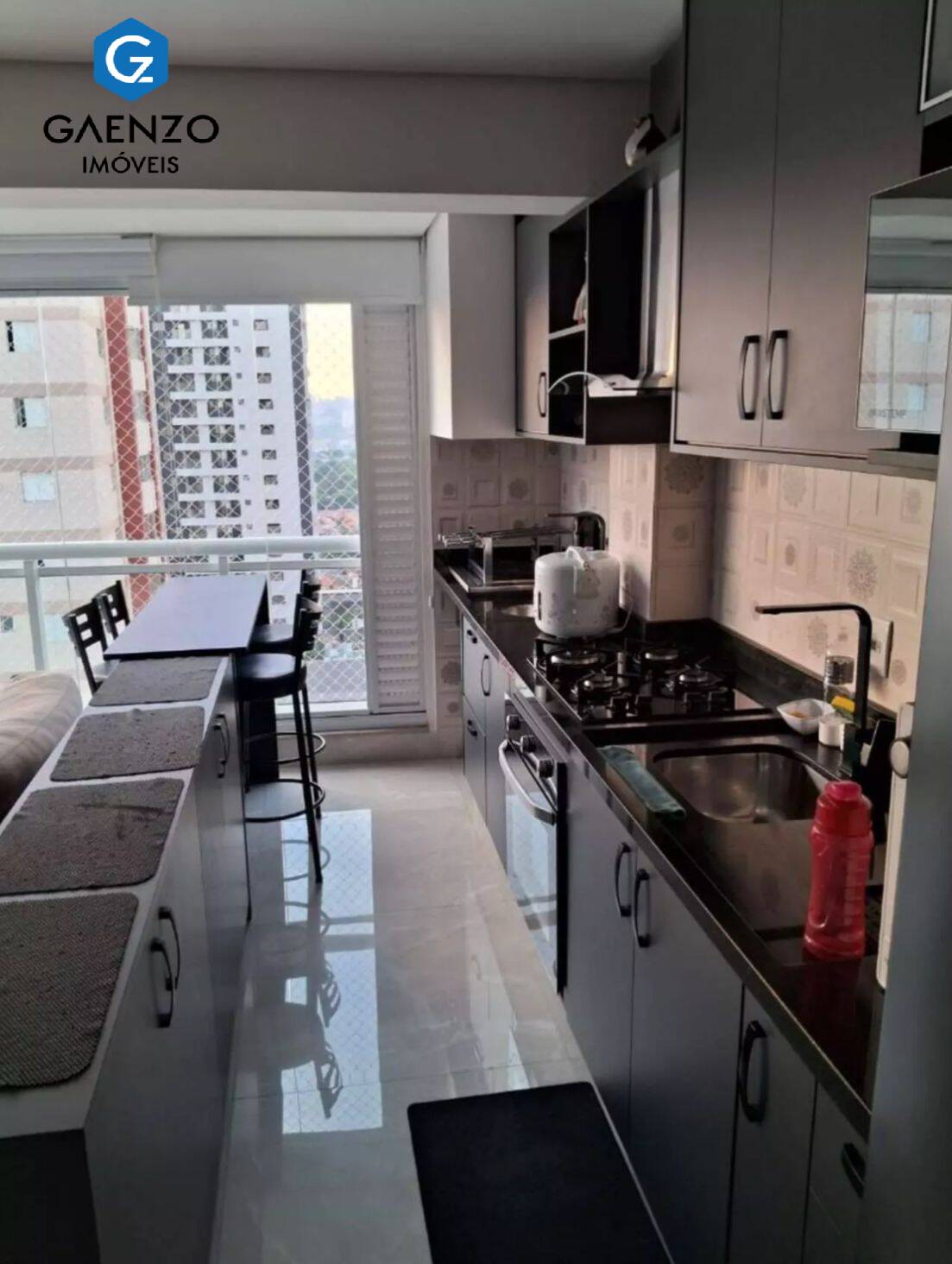 Apartamento à venda com 3 quartos, 75m² - Foto 2