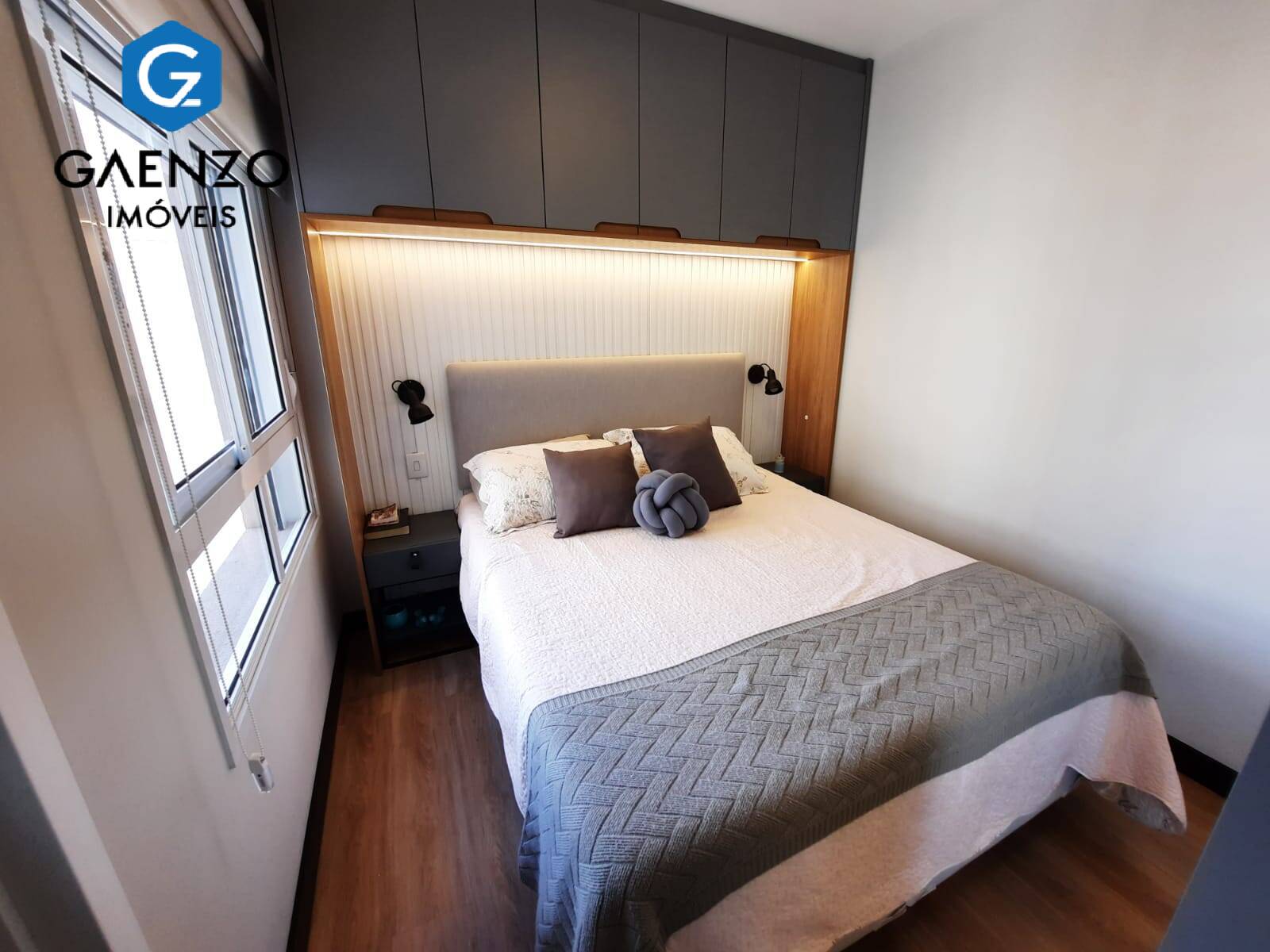 Apartamento à venda com 2 quartos, 75m² - Foto 19