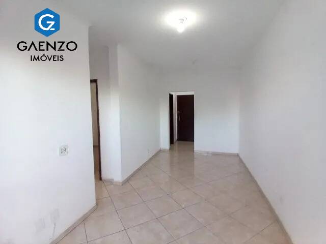 Apartamento à venda com 2 quartos, 64m² - Foto 9