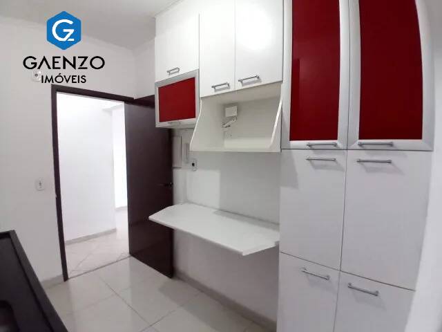 Apartamento à venda com 2 quartos, 64m² - Foto 7