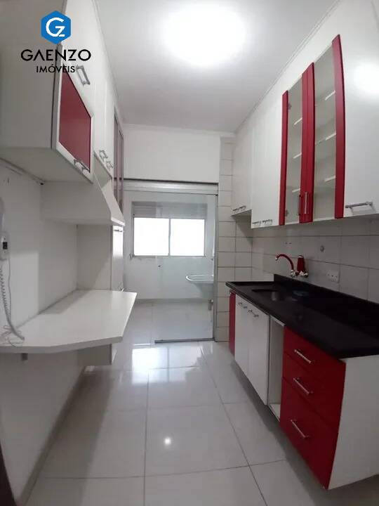 Apartamento à venda com 2 quartos, 64m² - Foto 11